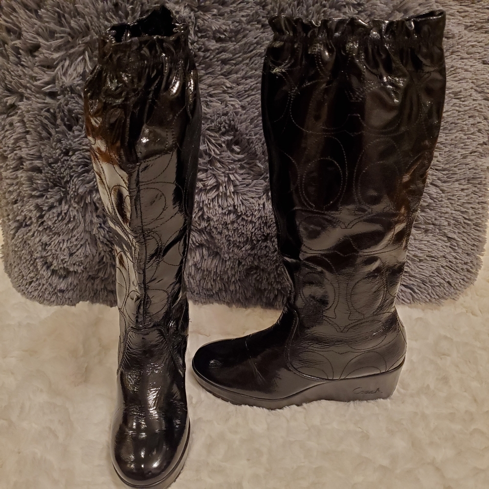 COACH Signature Ladies Boots - Picture 6 of 13